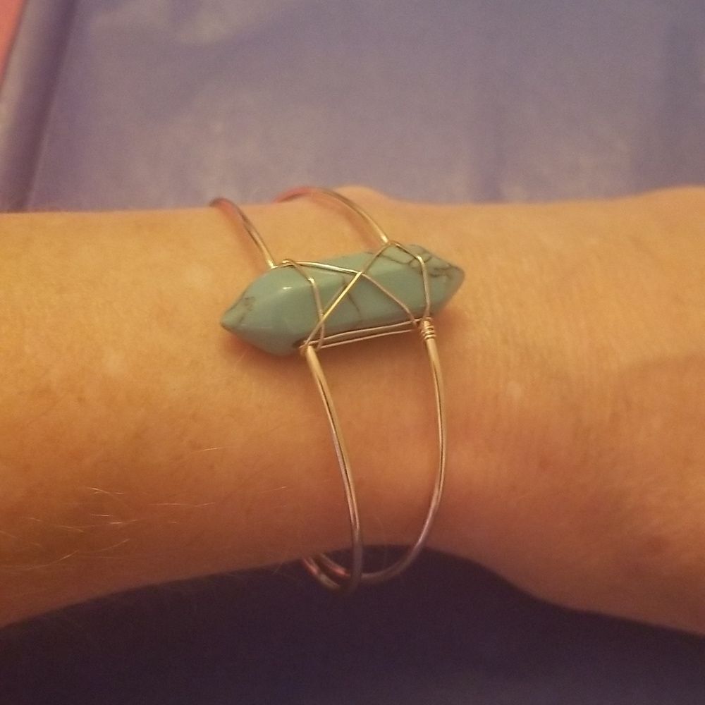 Turquoise gold tone cuff bracelet - Picture 6 of 10